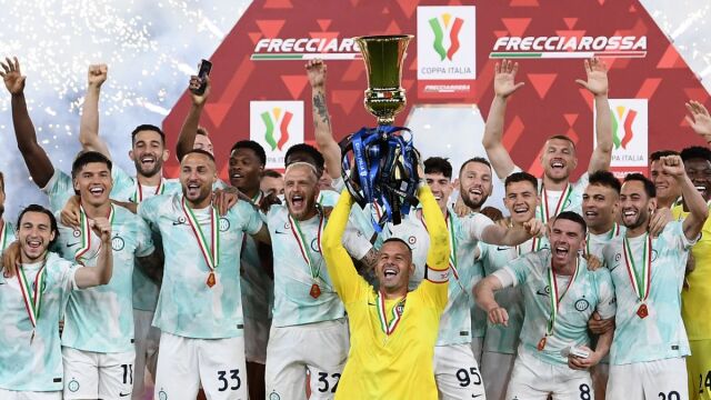 Milan'la rakip olan Inter, San Siro Stadyumu’nda 2-0, Giuseppe Meazza Stadyumu’nda da 1-0 kazanarak finaldeki yerini aldı.