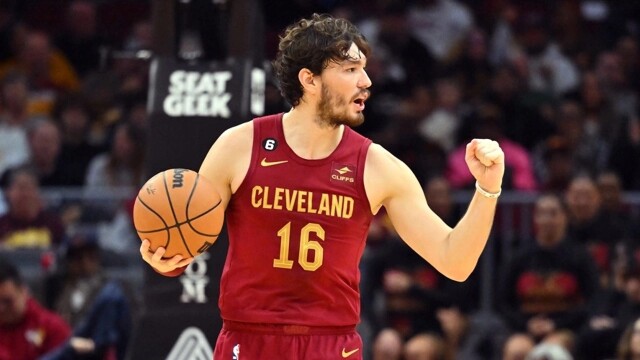 Cedi Osman, geçen sezon bitiminde takımı Cleveland Cavaliers’tan San Antonio Spurs’a takas oldu.