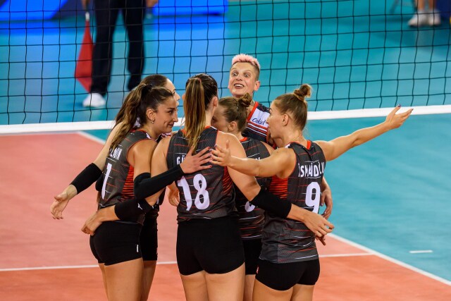 Pasör çaprazı Ebrar Karakurt, 2021 Avrupa Kadınlar Voleybol Şampiyonası’nın en skorer dördüncü oyuncusu oldu.