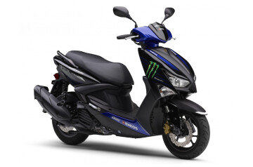 En sportif scooter: Cygnus Griffus Monster Energy 
