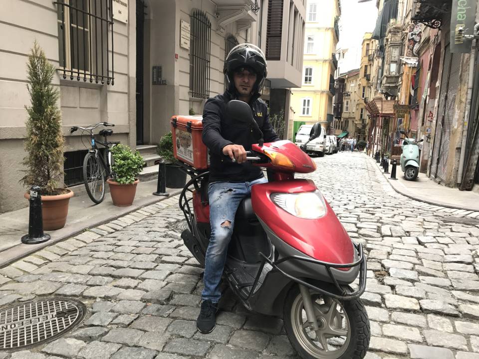 Moto kuryelerden şikayet mi ediyorsunuz? Bir de onları dinleyin!