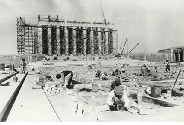 İkinci Dünya Savaşı sürerken yabancı firmaların da güçlükler çıkarması sonucu Anıtkabir inşaatı zaman zaman durakladı. Ancak işi sonuna kadar götürmeye kararlı Gürayman, Anıtkabir'in inşaatı bitene dek görevini sürdürdü.