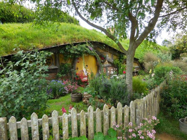 Hobbit Evleri film setlerini andırıyor.  