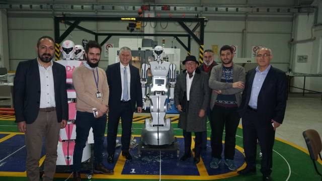 Quick Sigorta Yöneticileri ve ekibi, Akın Robotics şirketine ziyarette bulunarak teknolojik gelişmelere olan hassasiyetlerini göstermiş oldular.
