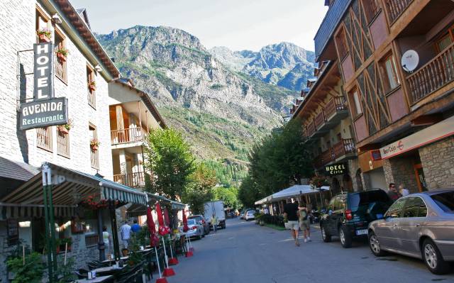 Benasque Kasabası, Pireneler’in merkezinde bulunan bir yerleşim bölgesi.|Fotoğraf: Cenk Ertekin
