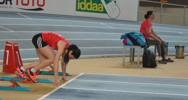 Milli atlet, çıkış takozunda beklemenin büyük bir heyecan olduğunu söylüyor.