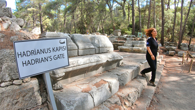 Phaselis Hadrianus Kapısı