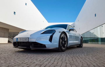 Porsche’den yenilenen ve en hızlı Taycan modelleri