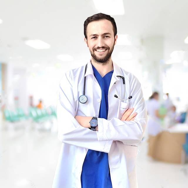Dr. Yusuf Yeşil ve ekibi Yeşil Science’da kullanıcıların sağlık durumlarını takip edebilmeleri için yenilikçi uygulamalar geliştiriyor.