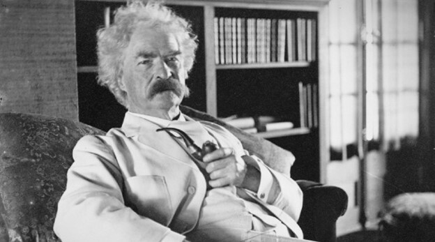 Mark Twain, keskin zekası ve hiciv dolu anlatımıyla Amerikan edebiyatının en önemli isimlerinden biri olarak kabul ediliyor.