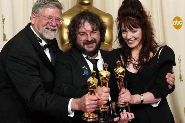 Film serisi özellikle Oscar’da çok sayıda adaylığa ve ödüle sahip. Yüzük Kardeşliği (The Fellowship of the Ring), 13 dalda aday gösterildi ve 4 ödül kazandı.