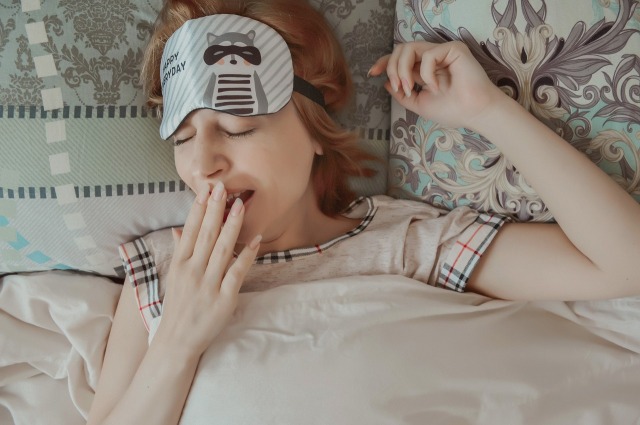 Esnemenin bilinen en yaygın nedeni, uykusuzluk ve yorgunluktur. 
