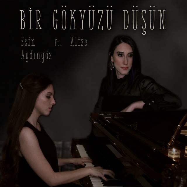 “Bir Gökyüzü Düşün”, maden kazasında can veren 301 madenci için yazıldı; sadece müziği değil sözleri de Esin Aydıngöz’e aitti. 