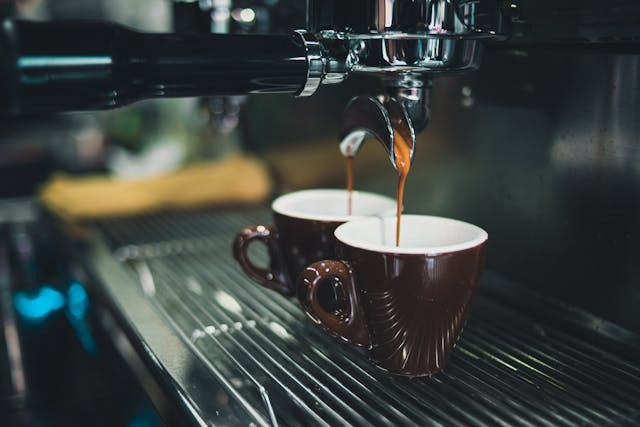 İtalya’dayken sabah saatleri dışında cappuccino içmek isterseniz, pek hoş olmayan bakışlarla karşılaşabilirsiniz. 