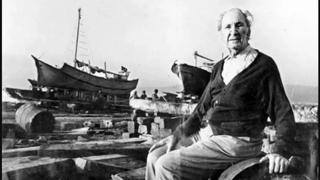 Cevat Şakir Kabaağaçlı, ailesinin yönlendirmesiyle genç yaşta sanat ve edebiyata ilgi duymaya başladı. 