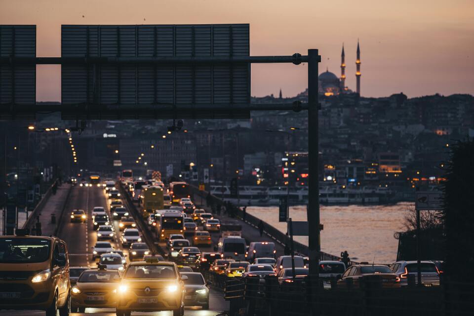 Trafikte hız ihlaline kademeli ceza dönemi