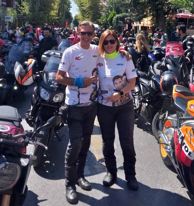 Türkiye’nin zorlu parkurlarının maceraperestleri: Özgür ve Dilek Candar.
