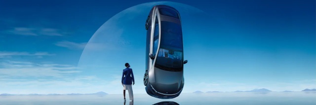  Mercedes-Benz EQS SUV, şarj başına 550 kilometreye kadar bir menzil bulunuyor.