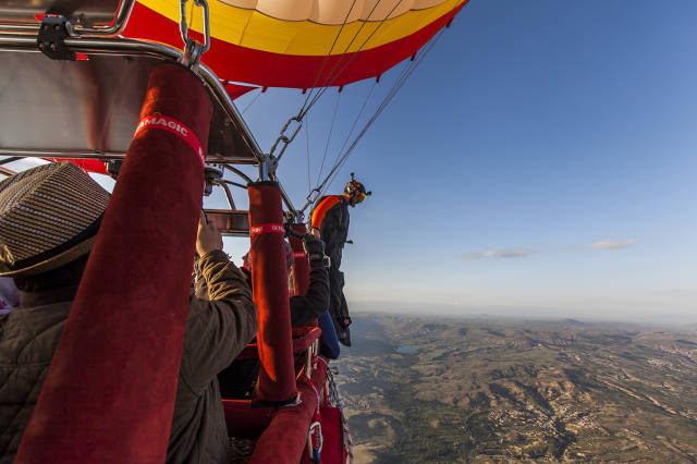 Mesut Turan Kapadokya Balon Turu wingsuit atlayışı