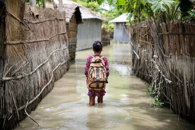 UNICEF'in çalışmalarının büyük bir kısmı, dünyanın en yoksul bölgelerinde ve özellikle de acil durumlarda çocukların temel ihtiyaçlarının karşılanmasıyla ilgili.