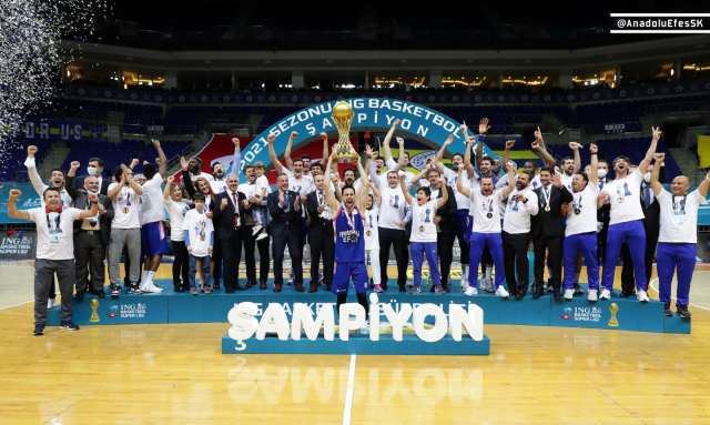 Süper Lig 2020-2021 sezonu şampiyonu, Anadolu Efes.