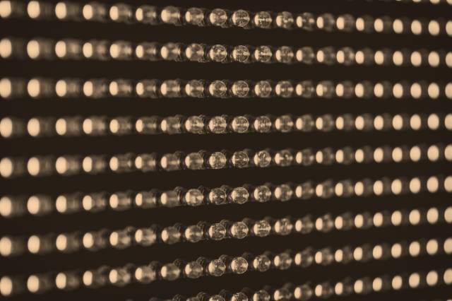 Li-Fi teknolojisi, elektronik devre barındıran LED ampulleri kullanıyor.