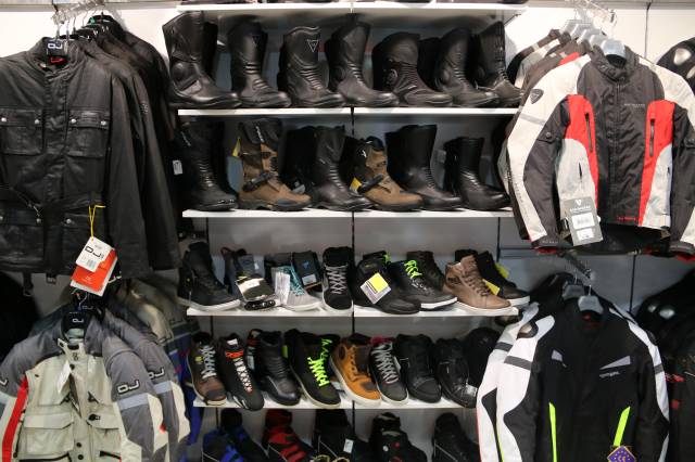 Kışlık ayakkabılarda gore-tex olanlar tercih edilmeli.