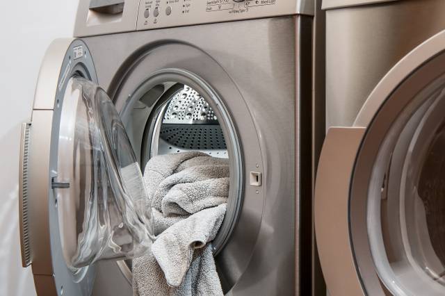Son model bir çamaşır makinesi için bin 700 TL ila 3 bin 500 TL arası bir ücret ödemeniz gerekiyor.