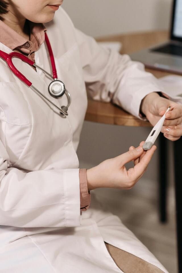  Unutulmamalıdır ki kesin tanı yalnızca testle konur. Evde yapılan gözlemler, sadece yön gösterici olabilir. Doktora gitmek için geç kalınmamalı.