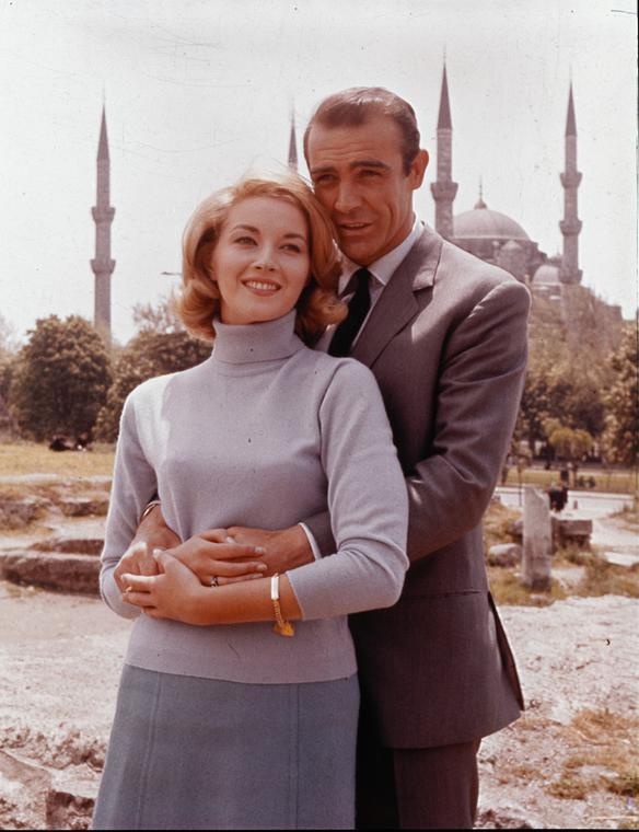 "From Russia with Love" filminde başrolde Sean Connery, Daniela Bianchi ve İstanbul başrolde.