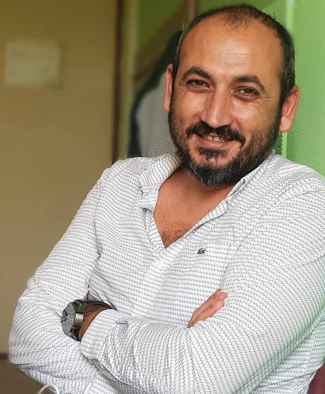 Yaşam Kaya - Tiyatro, müzik, sinema eleştirmeni.