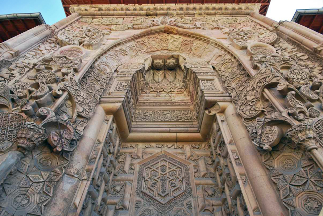 Divriği Ulu Camii ve Darüşsifası Cennet Kapı