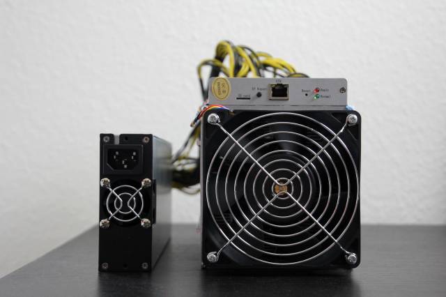 Türkiye'deki duruma baktığımızda Bitcoin kullanımı çok kısıtlı ve bankalar tarafından tanınmıyor