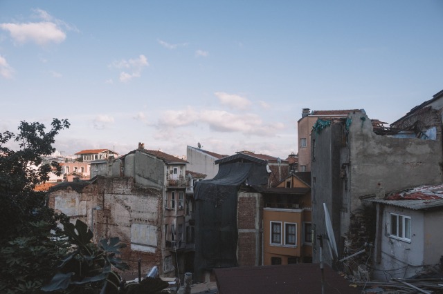 Olası İstanbul depreminin bilançosunun çarpık kentleşme, kontrolsüz göç ve nüfus nedeniyle katastrofik boyutta olacağı tahmin ediliyor.