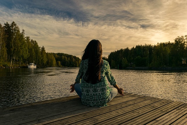  Yoga ve meditasyon yapmak, doğada zaman geçirmek stres seviyesinin düşmesini sağlıyor.