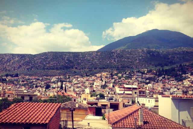 Henüz kitlesel turizmin gelişmediği ülke, bakir kalmış yönleriyle de oldukça ilginç gelebilir. 