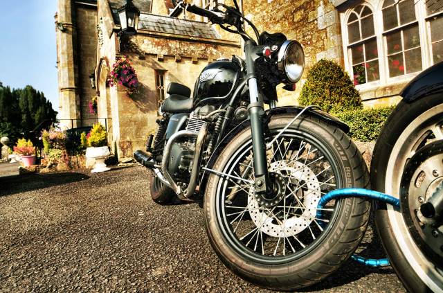 Motosikletinizi korumak için kilit takmayı ihmal etmeyin.
