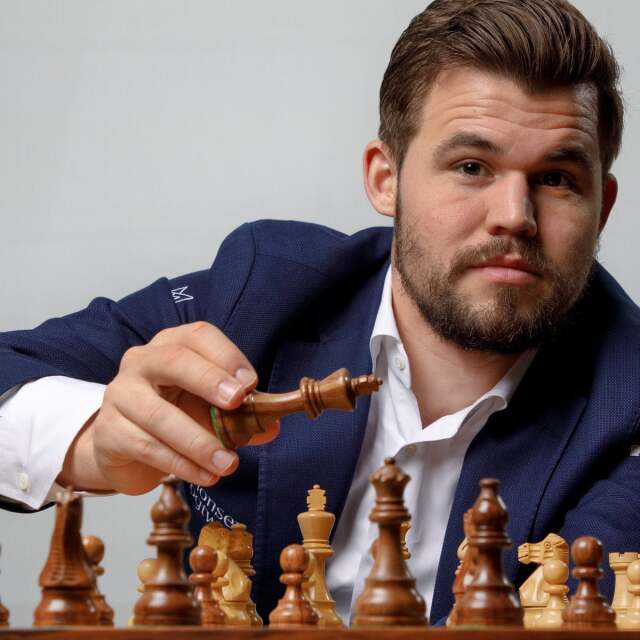 Satrancın Mozart’ı Carlsen dünya şampiyonluğunu halen elinde tutuyor.