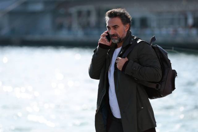 Selim Bayraktar, Edip rolünde.