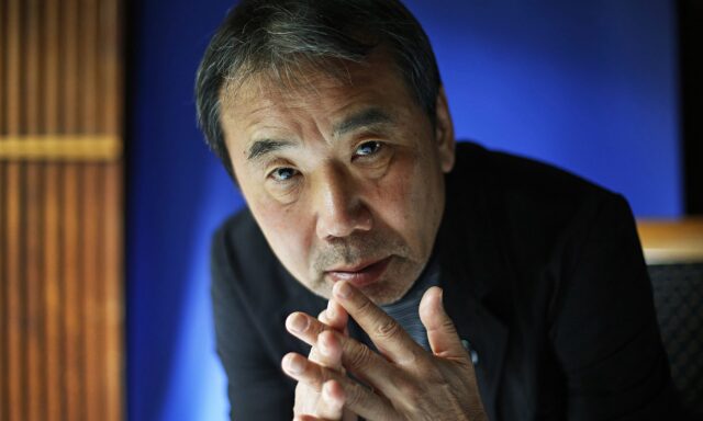 76 yaşındaki usta kalem Haruki Murakami’nin dünyasında olağanüstü olaylar ve fantastik unsurlar, gündelik hayatla iç içe geçiyor.