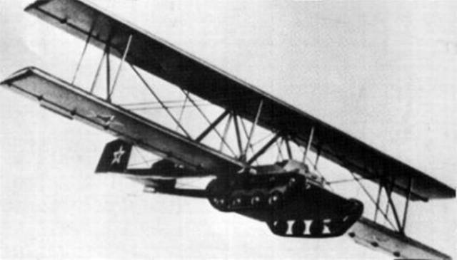 Antonov tipi uçakların mucidi Oleg Antonov’a göre planörle tank taşınabilirdi! 