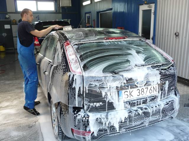 Detaylı iç-dış yıkama ve sonrasında ozon makinesi ile dezenfekte araçlarda yüzde 100'e yakın temizlik sağlıyor. 