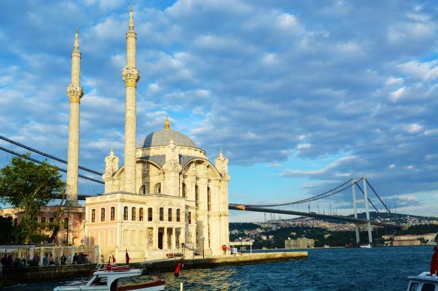 Ortaköy’de İstanbul’un en güzel manzarasını bulacaksınız.