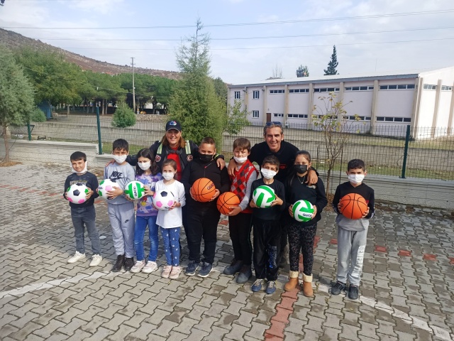 Quick Routes Ekibimiz Minik Öğrencilerimizle