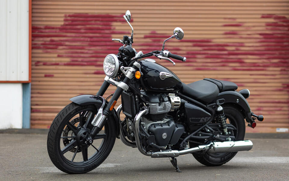 Sade ve klasik: Royal Enfield Super Meteor 650 