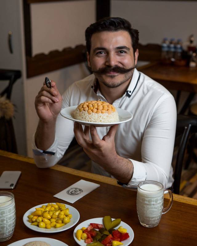 Baruthane Pilavcısı’nın sahibi Nedim Şahin.