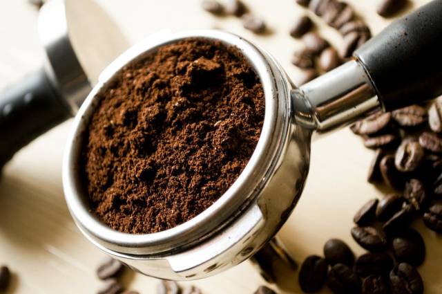 Barista eğitimlerinde profesyonel kahve makinelerinin kullanılması da öğretiliyor.