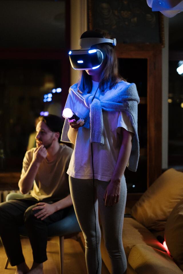 VR gözlükleriyle ünlü tabloların içinde yaşayabilirsiniz.