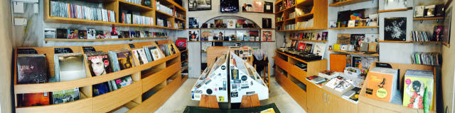 Outro Music Store