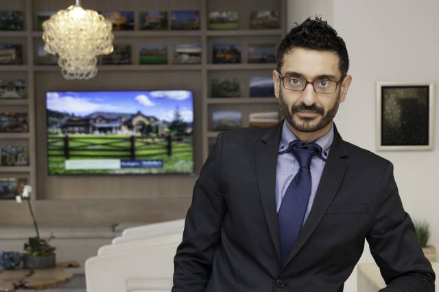 Murat Dabağoğlu 15 yıldır Seattle’da yaşayan bir emlak danışmanı. 